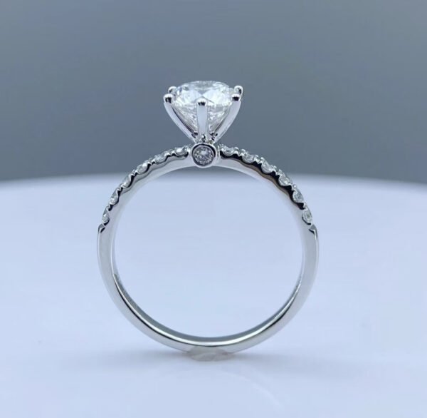 White Moonlight Six Claw Diamond Ring Artificial IGI Cultivation Diamond Women's Ring 18K White Gold Proposal - Image 2