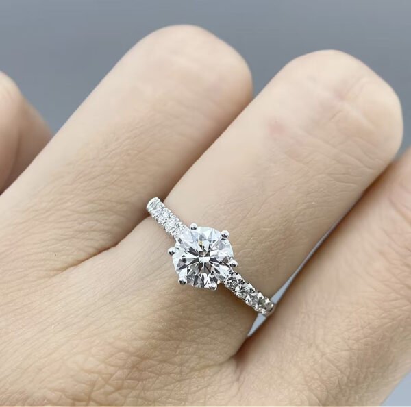 White Moonlight Six Claw Diamond Ring Artificial IGI Cultivation Diamond Women's Ring 18K White Gold Proposal - Image 4