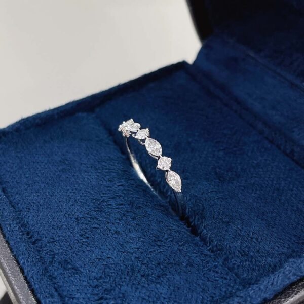 18K small row ring