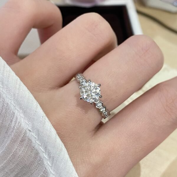PT950 Honeycomb Diamond Ring