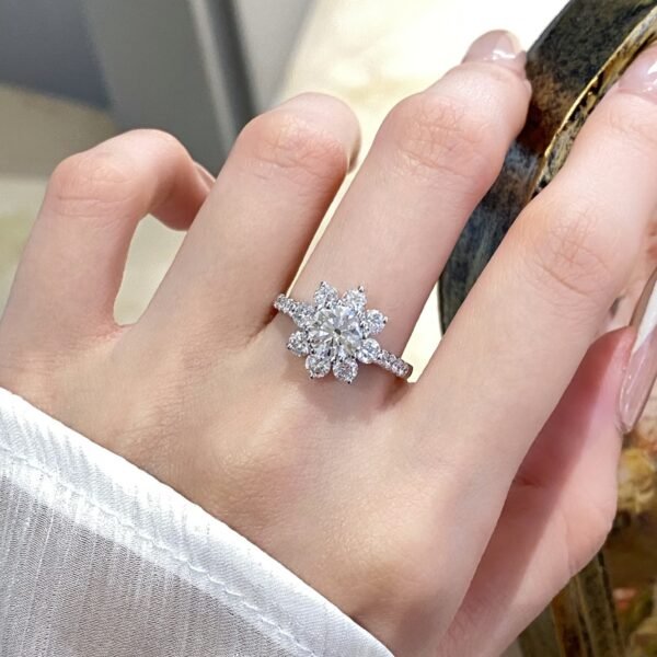 PT950 Sunflower Diamond Ring