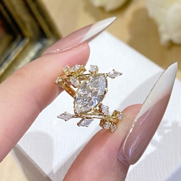 18K Marquise Prong Diamond Ring
