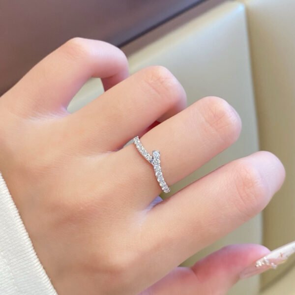 18K Gold 0.4 Carat Chevron Ring