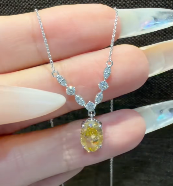 1.5-Carat Yellow Diamond Clavicle Necklace