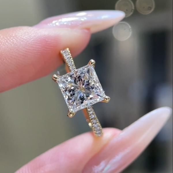 18K Gold Single Diamond Princess Cut Ring