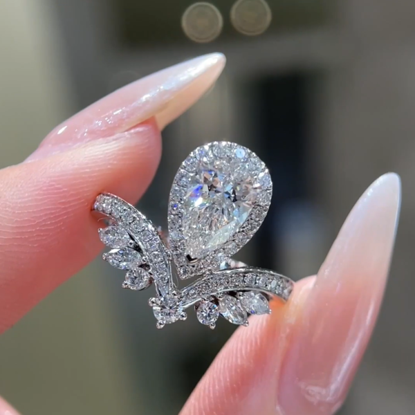 Platinum Waterdrop Halo Setting