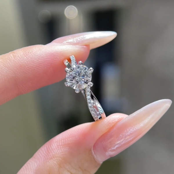 18K 1.01ct Twist Shank Diamond Ring