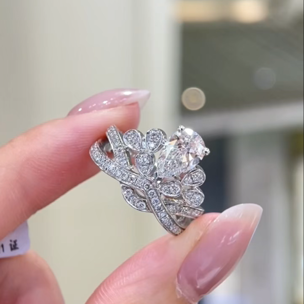 Platinum baby-style Egret ring