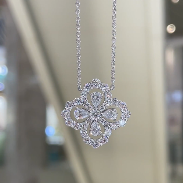 Large loop necklace