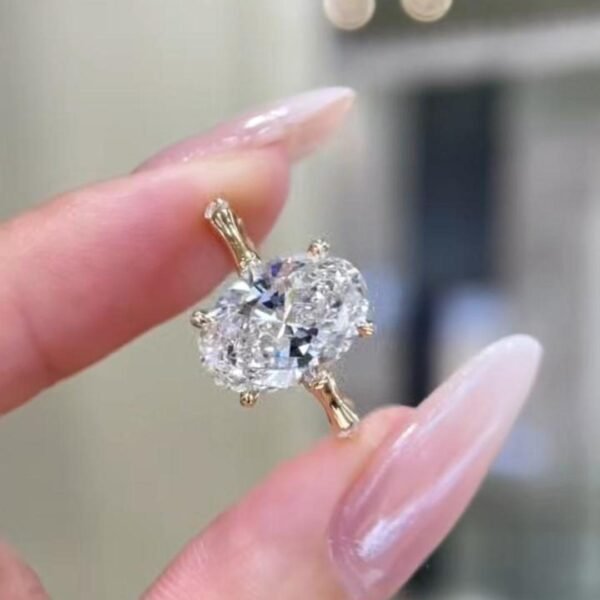 18K Gold 3.08ct Oval Bamboo-Style Diamond Ring