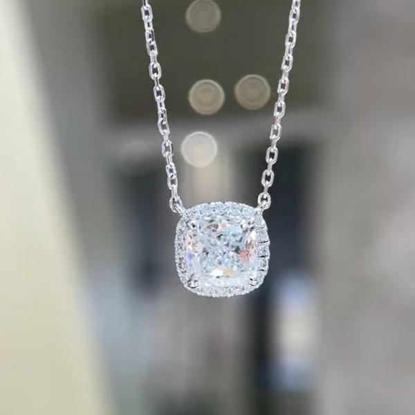 Pt950 Cushion Halo Necklace